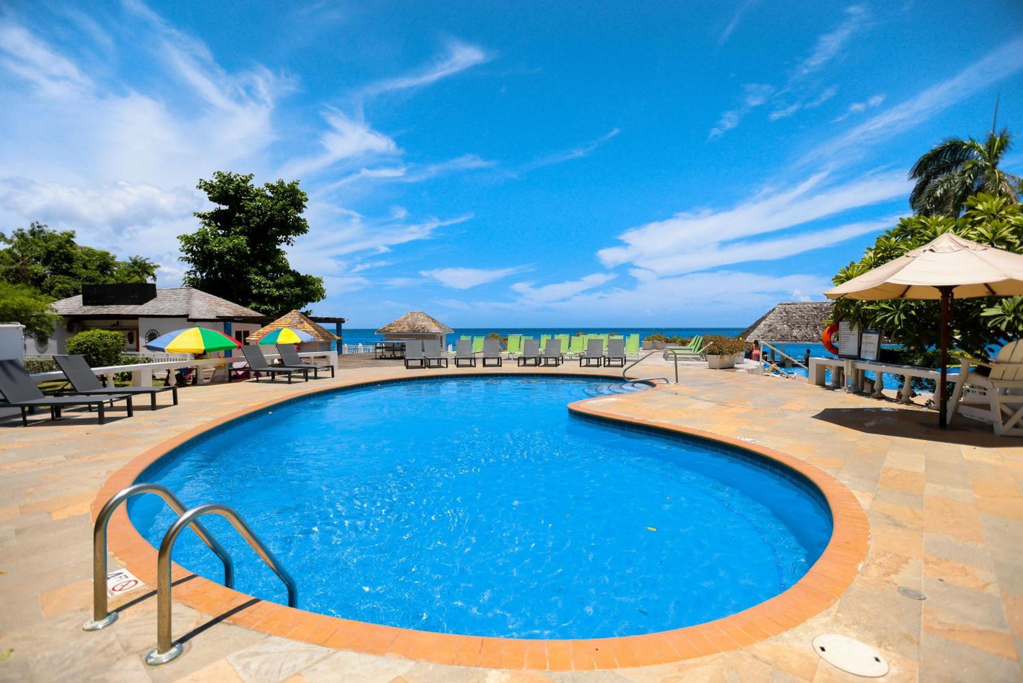 Grand Decameron Montego Beach, A Trademark All-Inclusive Resort Монтего-Бей Екстер'єр фото