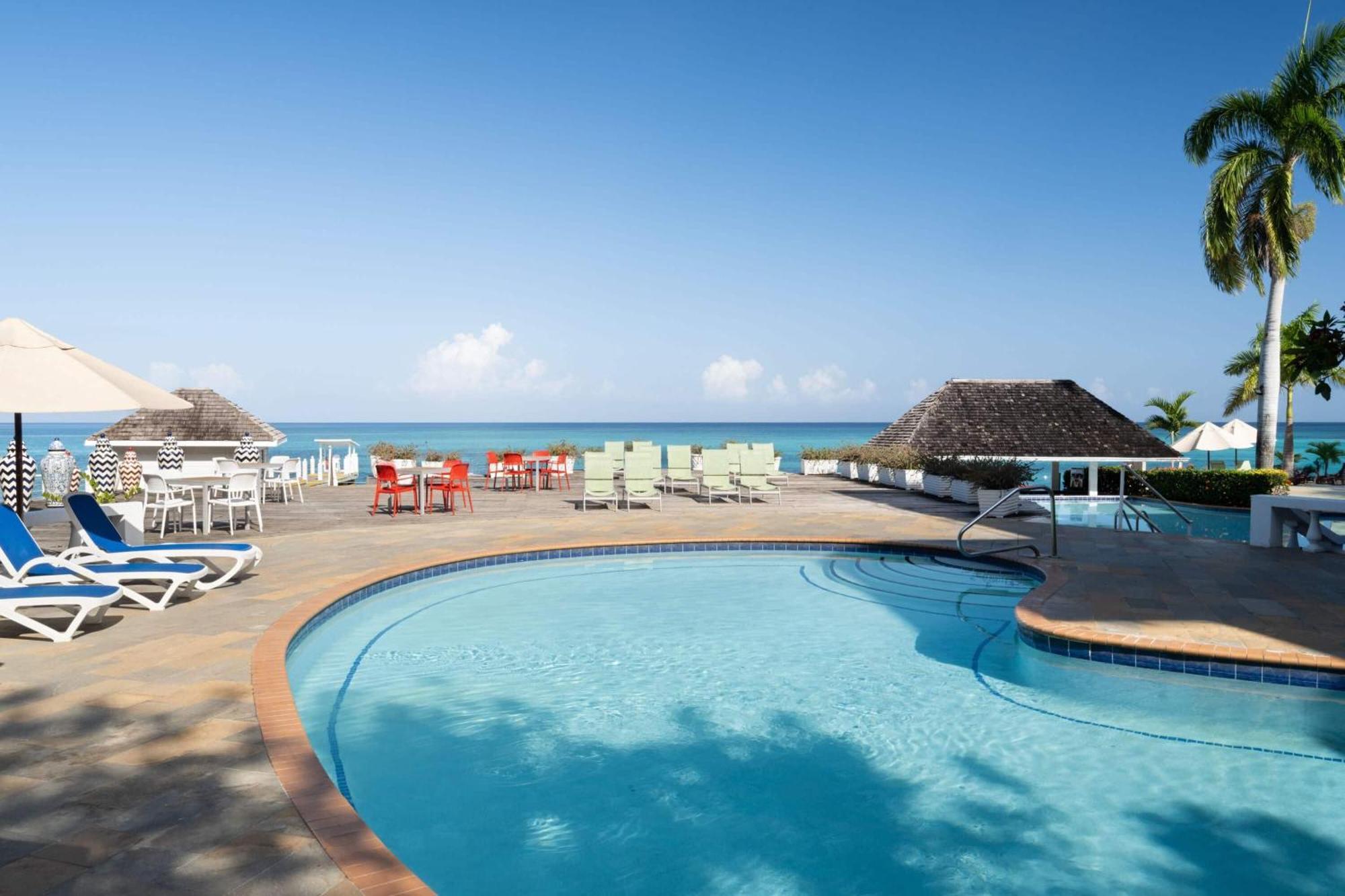 Grand Decameron Montego Beach, A Trademark All-Inclusive Resort Монтего-Бей Екстер'єр фото