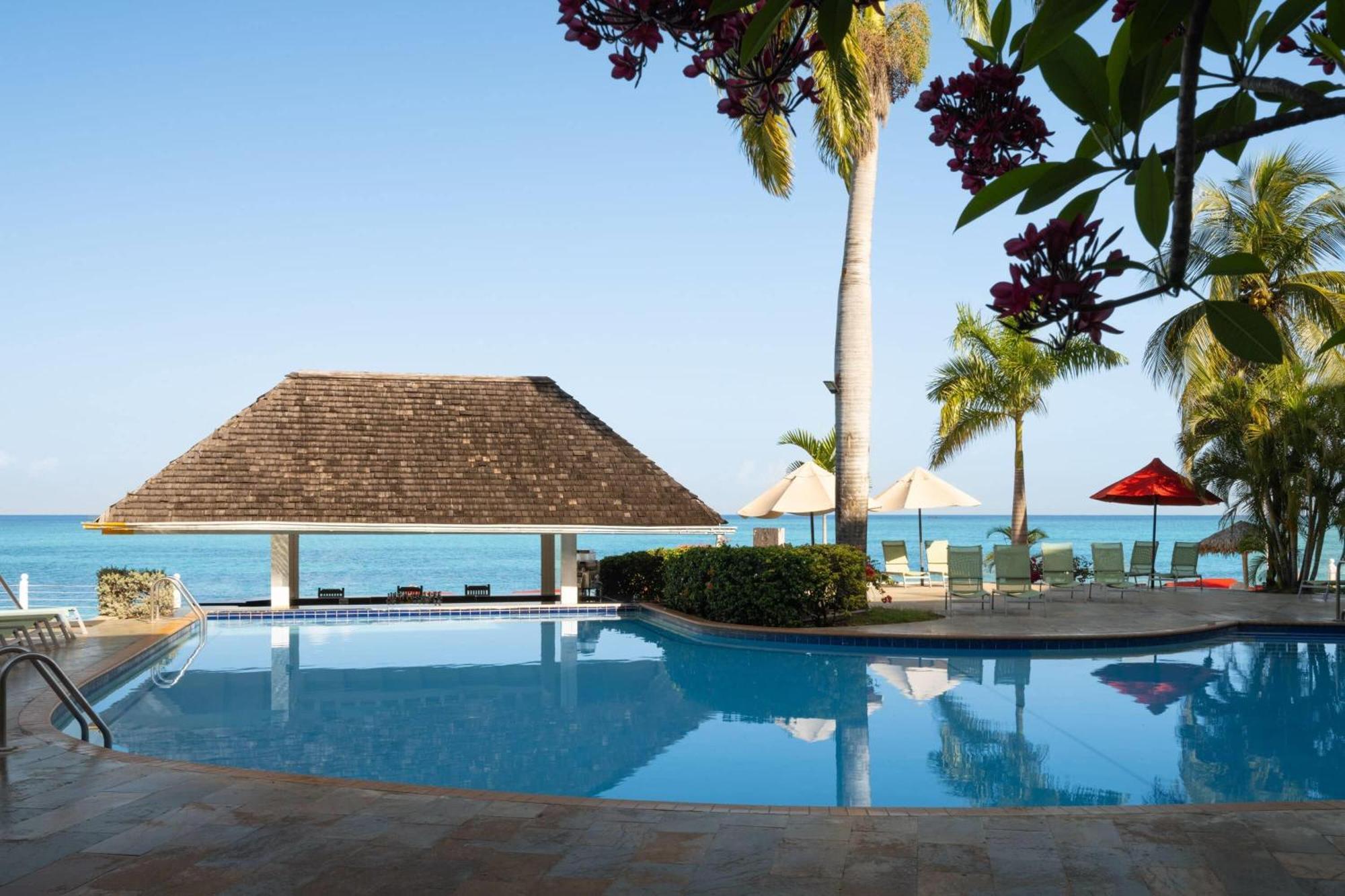 Grand Decameron Montego Beach, A Trademark All-Inclusive Resort Монтего-Бей Екстер'єр фото