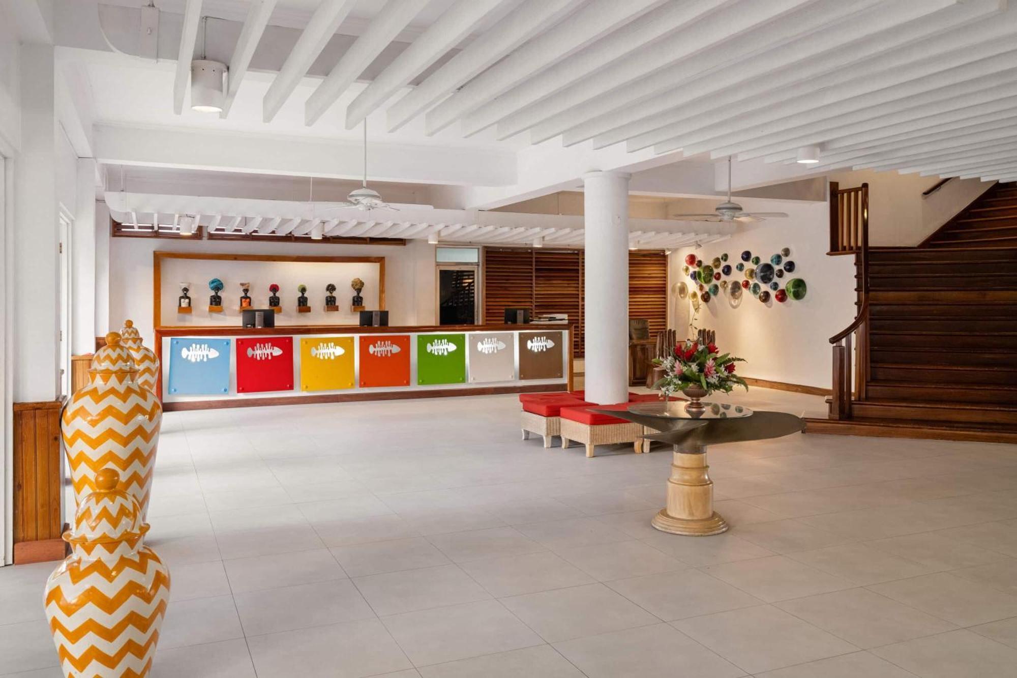 Grand Decameron Montego Beach, A Trademark All-Inclusive Resort Монтего-Бей Екстер'єр фото