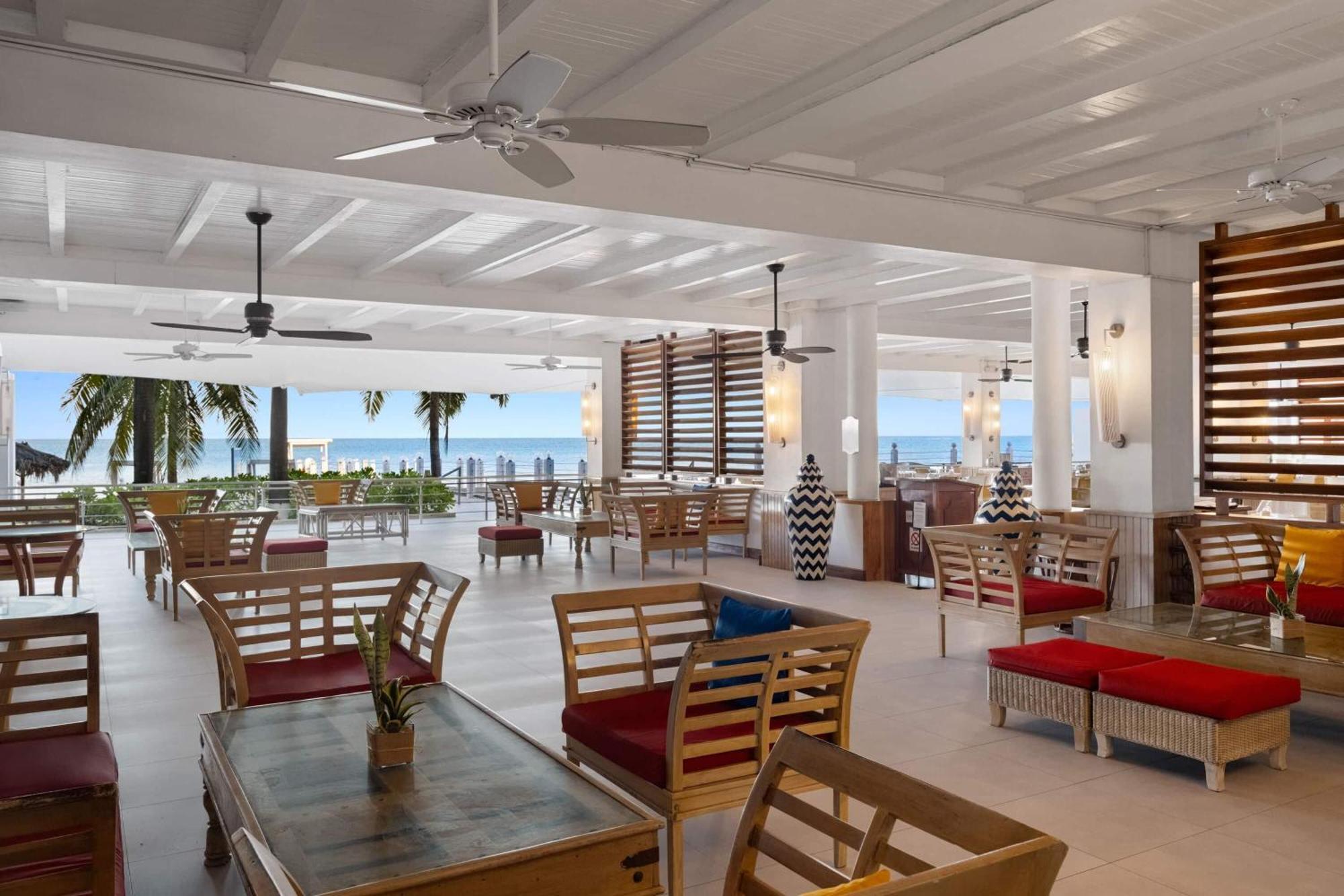 Grand Decameron Montego Beach, A Trademark All-Inclusive Resort Монтего-Бей Екстер'єр фото