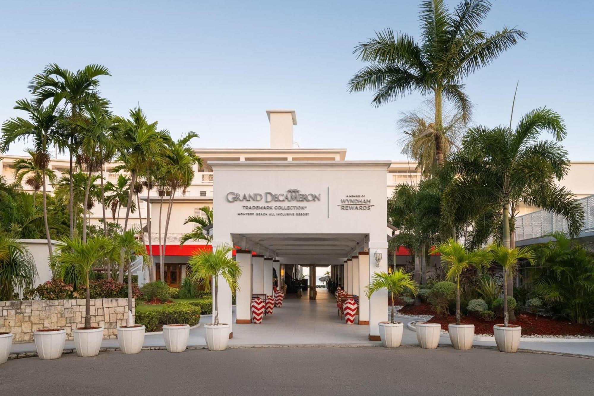 Grand Decameron Montego Beach, A Trademark All-Inclusive Resort Монтего-Бей Екстер'єр фото
