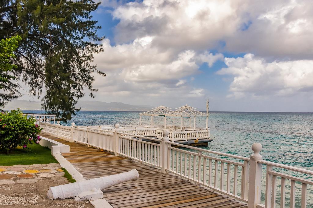 Grand Decameron Montego Beach, A Trademark All-Inclusive Resort Монтего-Бей Екстер'єр фото
